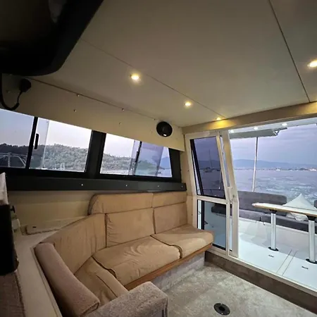 Botel Oeluedeniz Vip Motor Yat